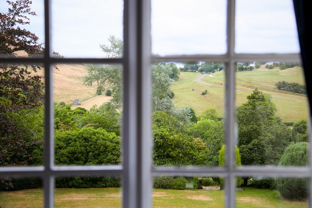 The Izaak Walton - Dovedale 3*